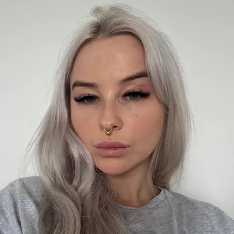 Portrait of Silke van der Linden